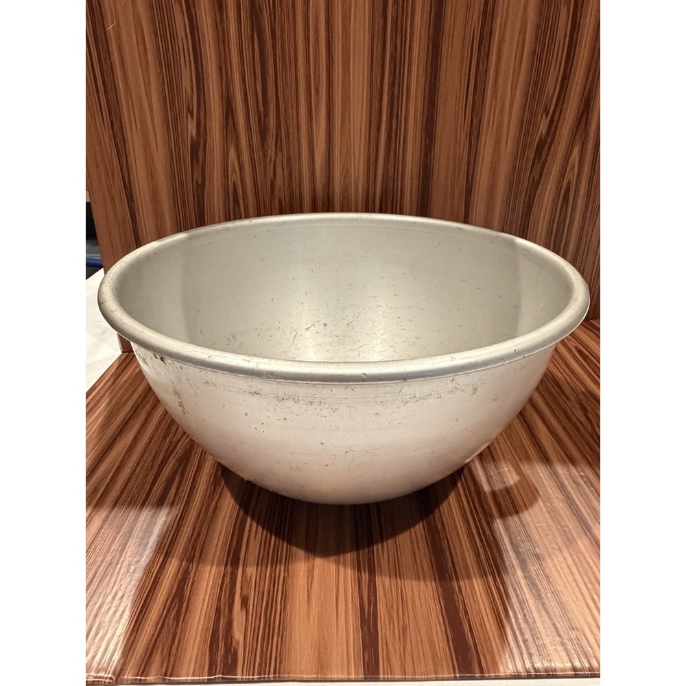 Vintage Wear-Ever No. 3376 Aluminum Mixing Bowl 11" Made in USA Farmhouse